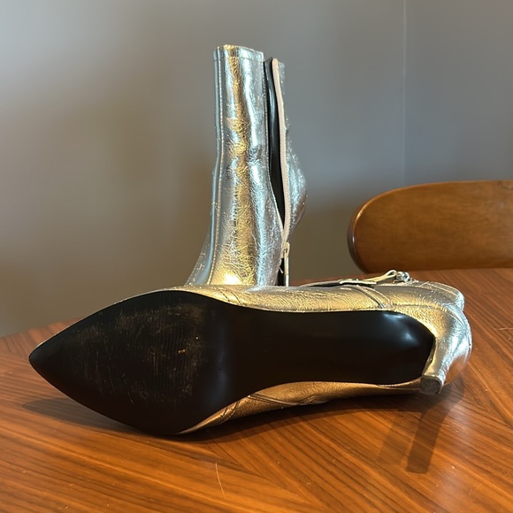 Nine West boot, Silver, Size 8.5 US - Picture 2 of 3